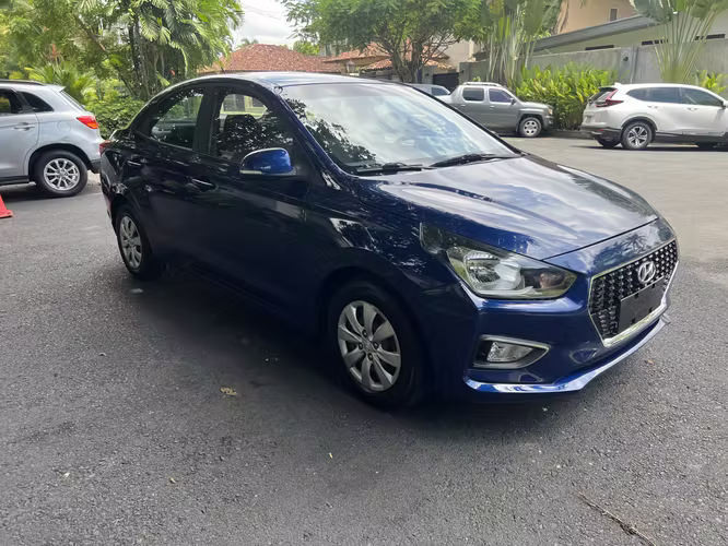 Hyundai Verna 2022 automático - Imagen 3