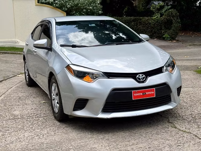 Toyota Corolla automático año 2014 Semi Full - Imagen 3