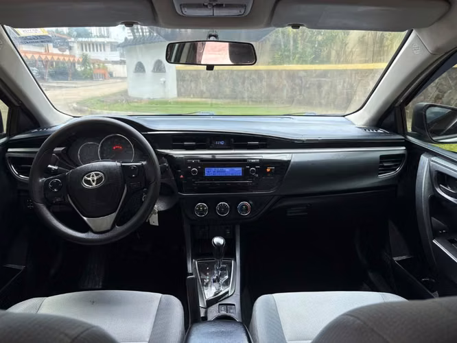 Toyota Corolla automático año 2014 Semi Full - Imagen 4