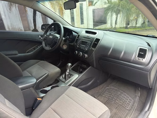 Kia Cerato Manual Koup Año 2015 Semi Full - Imagen 4
