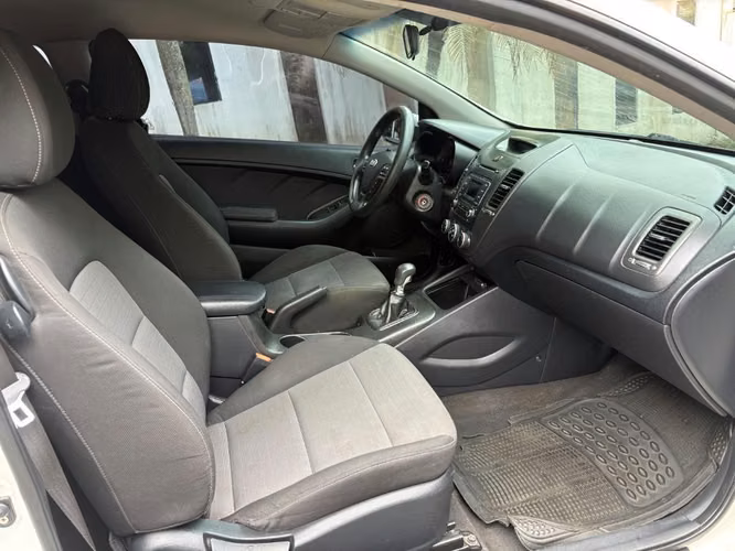 Kia Cerato Manual Koup Año 2015 Semi Full - Imagen 5