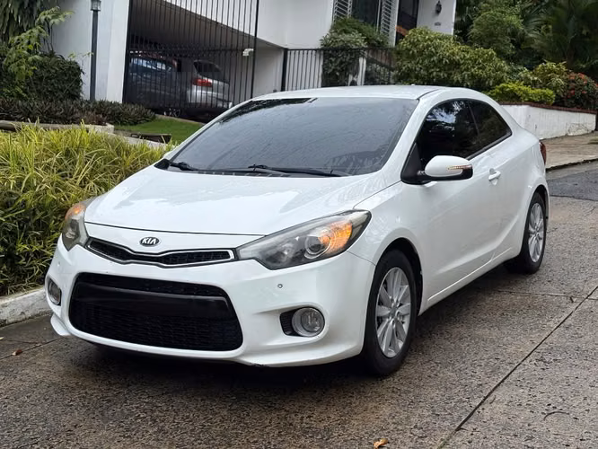 Kia Cerato Manual Koup Año 2015 Semi Full
