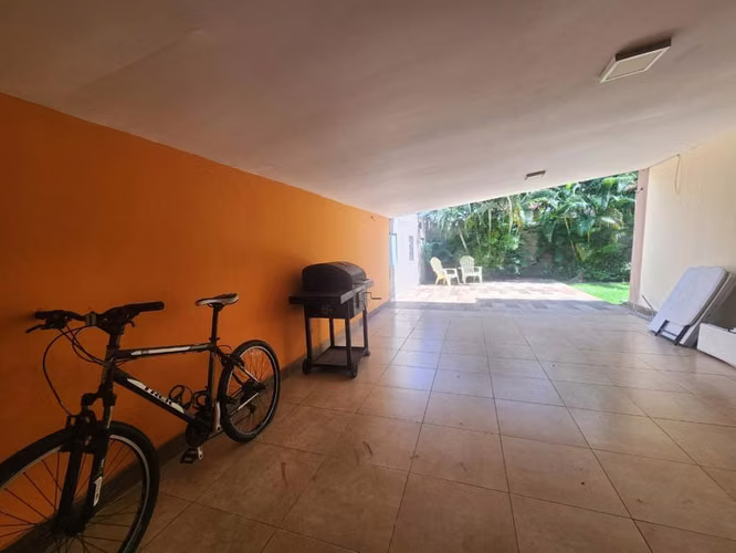Venta Casa de Esquina en PH Versalles Ciudad de Panamá - LH
