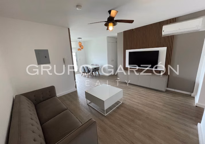 Se alquila apartamento en PH Venezia Tower (con 2 estacionamientos en El Carmen) - Imagen 4