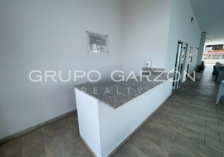 Se alquila apartamento en PH Venezia Tower (con 2 estacionamientos en El Carmen) - Imagen 16