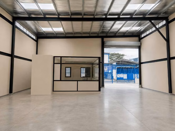 Galera en venta rio abajo - precio oportunidad
