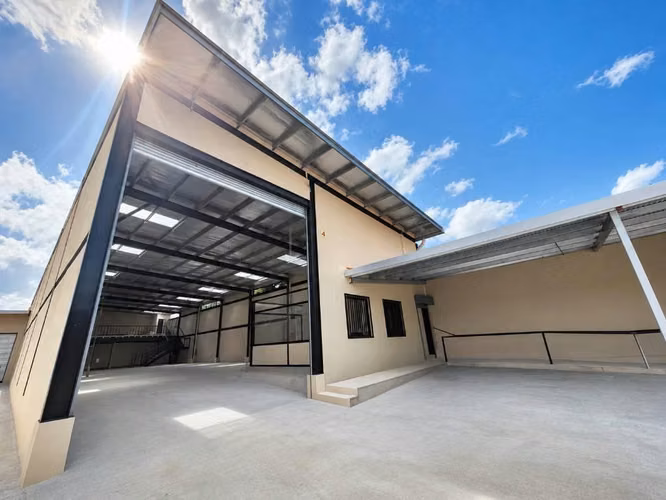 Galera en venta rio abajo - precio oportunidad