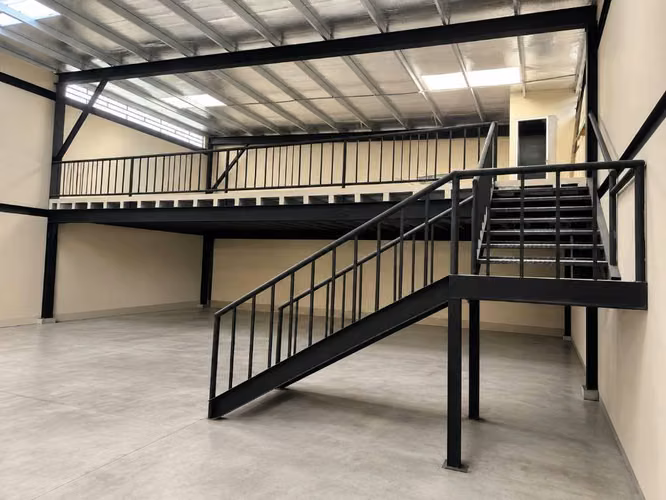 Galera en venta rio abajo - precio oportunidad