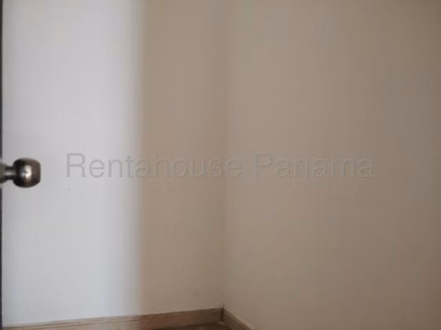 Alquiler de local comercial en Planta Baja-Altos de Panamá