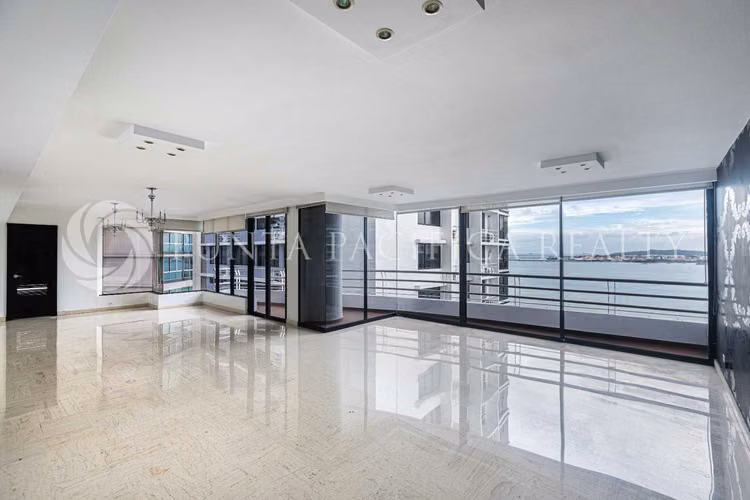 Apartamento en Alquiler/Venta en Avenida Balboa | PH Los Delfines | Vista al Mar