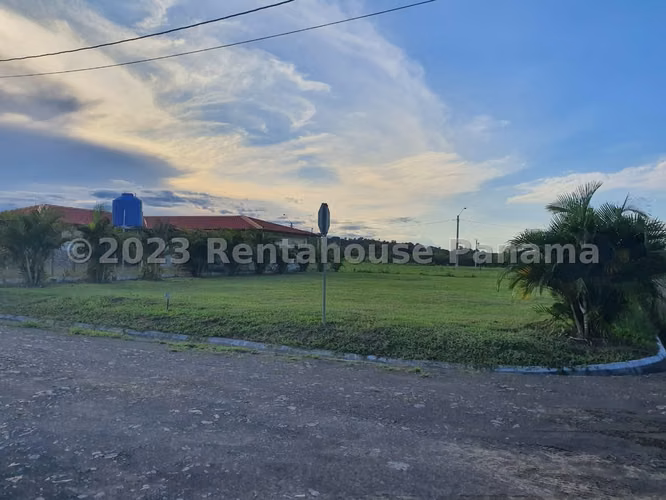 Terreno en Venta en Las Lajas.