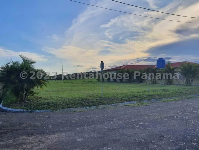 Terreno en Venta en Las Lajas.