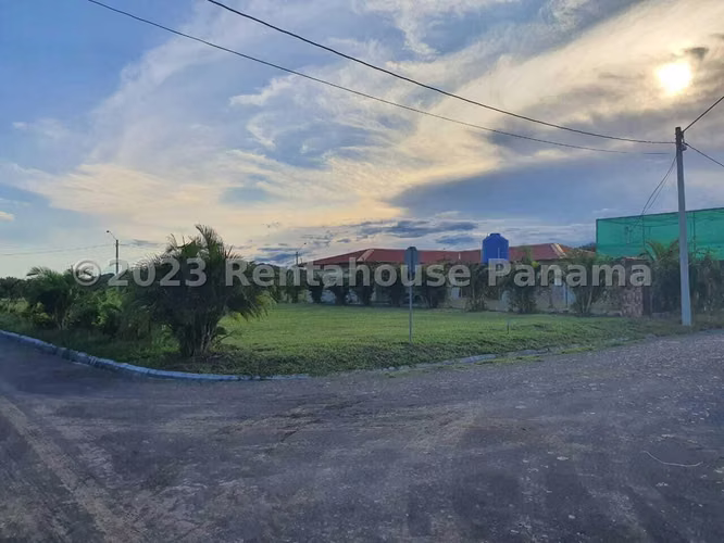 Terreno en Venta en Las Lajas.