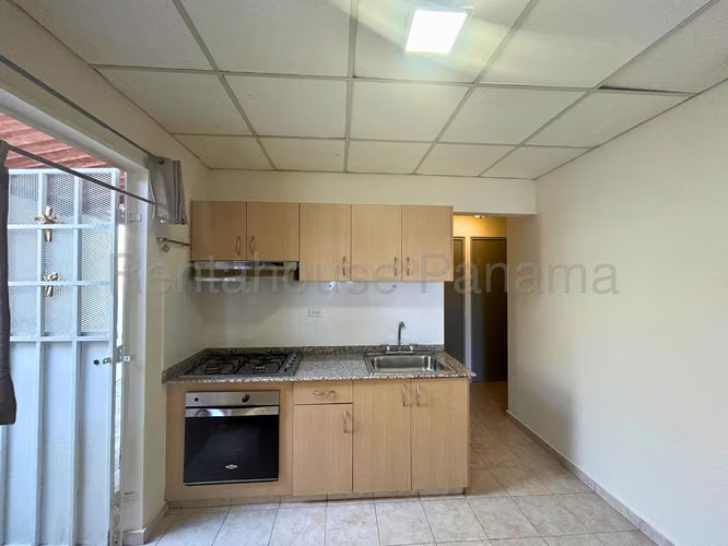 Casa en Venta en Tocumen. 26-2092.