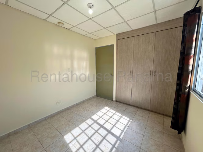 Casa en Venta en Tocumen. 26-2092.