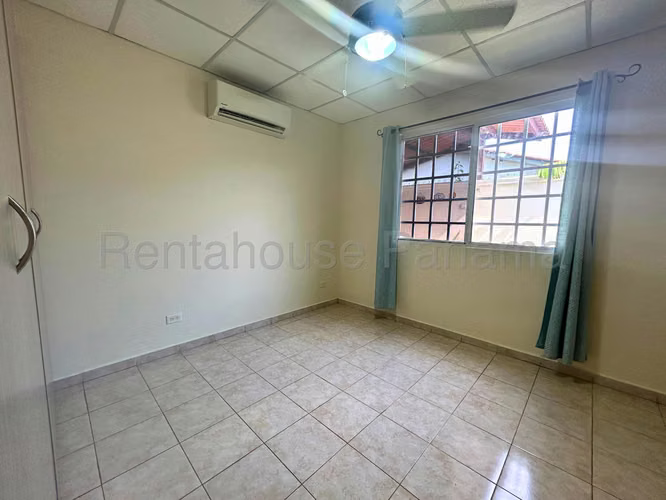 Casa en Venta en Tocumen. 26-2092.