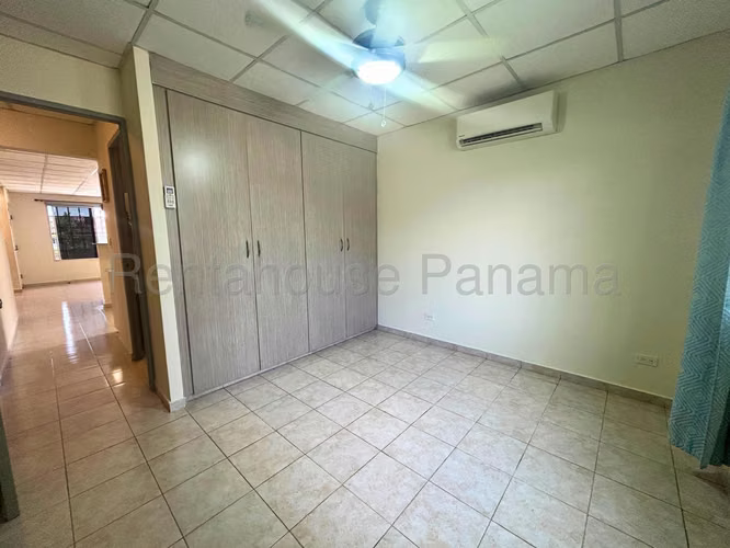 Casa en Venta en Tocumen. 26-2092.