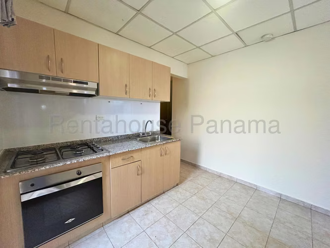 Casa en Venta en Tocumen. 26-2092.