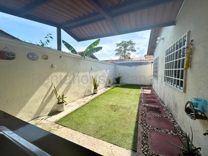 Casa en Venta en Tocumen. 26-2092.
