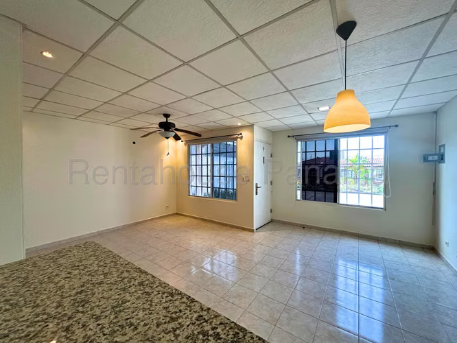 Casa en Venta en Tocumen. 26-2092.