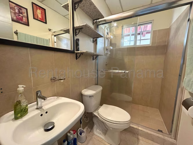 Casa en Venta en Tocumen. 26-2092.