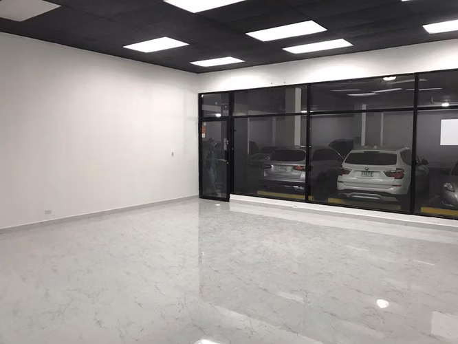 Alquiler de Local Comercial en Balboa Plaza