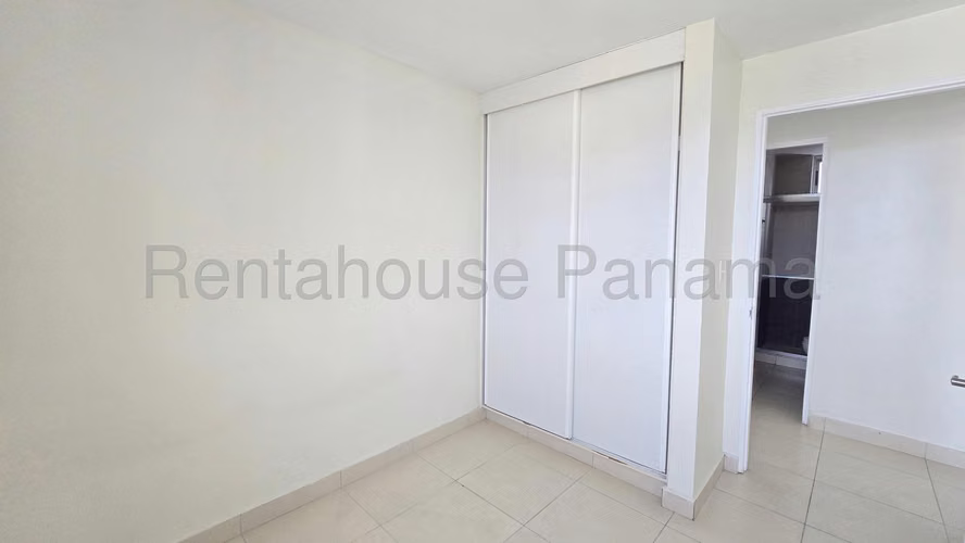 Se Vende Apartamento en Condado del Rey EH - Imagen 13