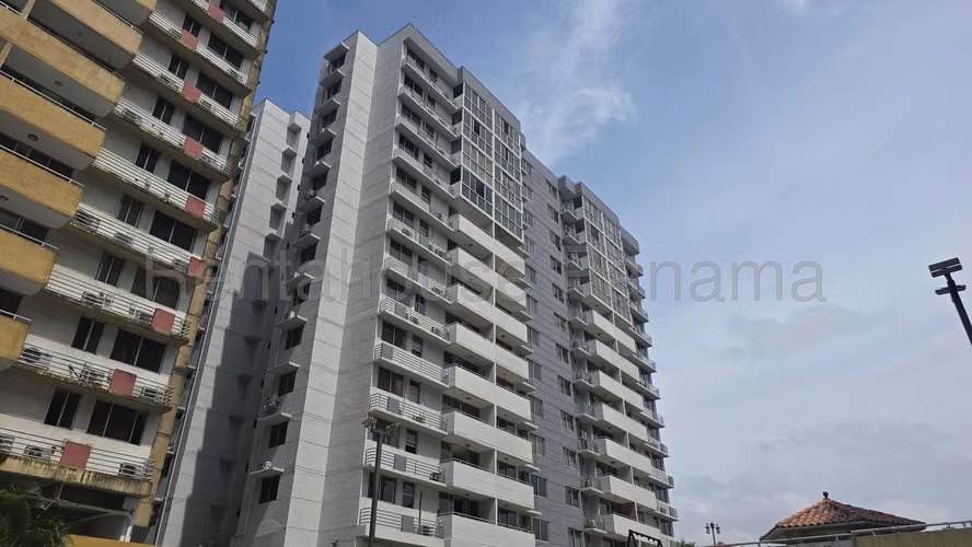 Se Vende Apartamento en Condado del Rey EH