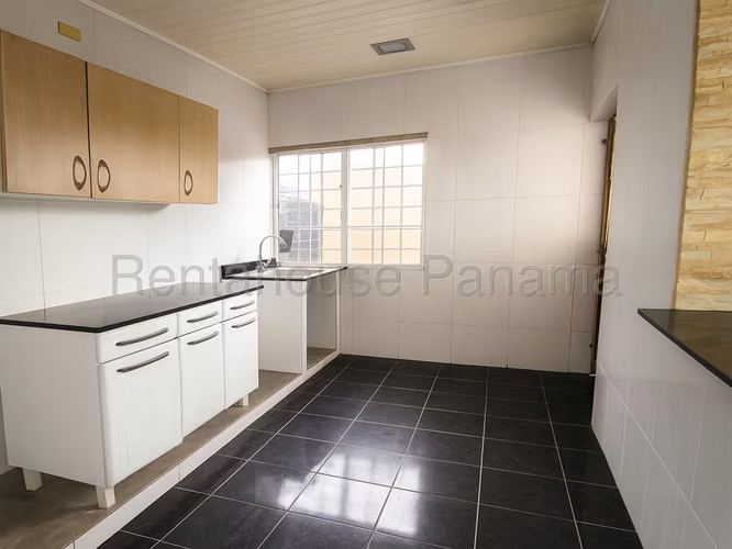 Se Vende Terreno en Parque Lefevre EH