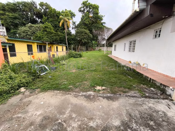 Se Vende Terreno en Parque Lefevre EH