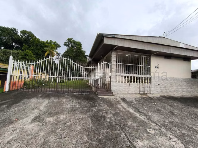 Se Vende Terreno en Parque Lefevre EH