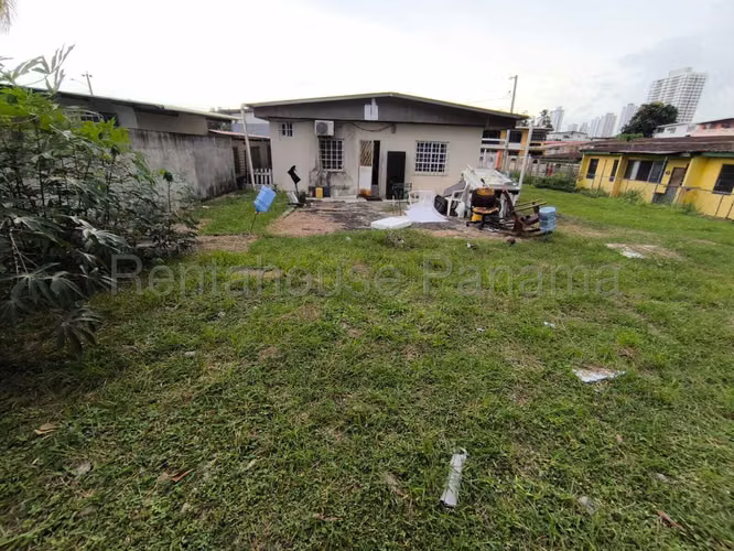 Se Vende Terreno en Parque Lefevre EH