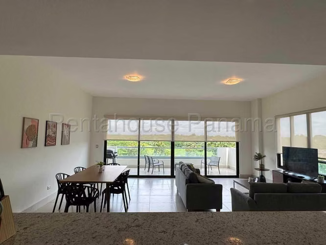 Vendo Apartamento en San Carlos OF27-1817