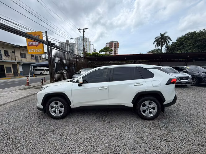 TOYOTA RAV4 2021 AUTOMATICO IMPECABLE - Imagen 8