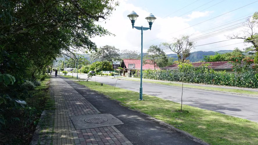 Vendo Casa en El VALLE DE ANTON OF25-986