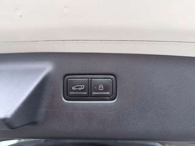 HYUNDAI SANTAFE 2025 IMPECABLE COMO NUEVO - Imagen 19
