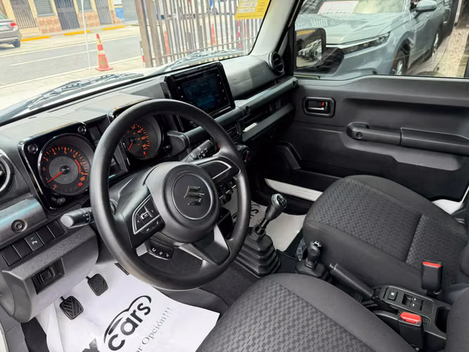 SUZUKI JIMNY 2025 5 PUERTAS 4X4 - Imagen 9