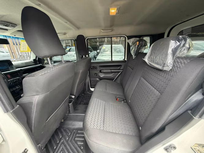 SUZUKI JIMNY 2025 5 PUERTAS 4X4 - Imagen 16
