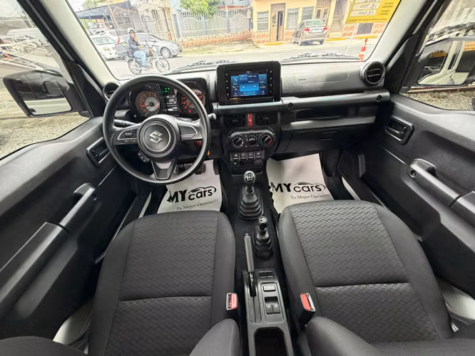 SUZUKI JIMNY 2025 5 PUERTAS 4X4 - Imagen 11