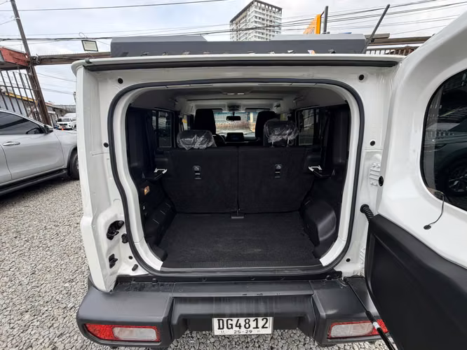 SUZUKI JIMNY 2025 5 PUERTAS 4X4 - Imagen 17