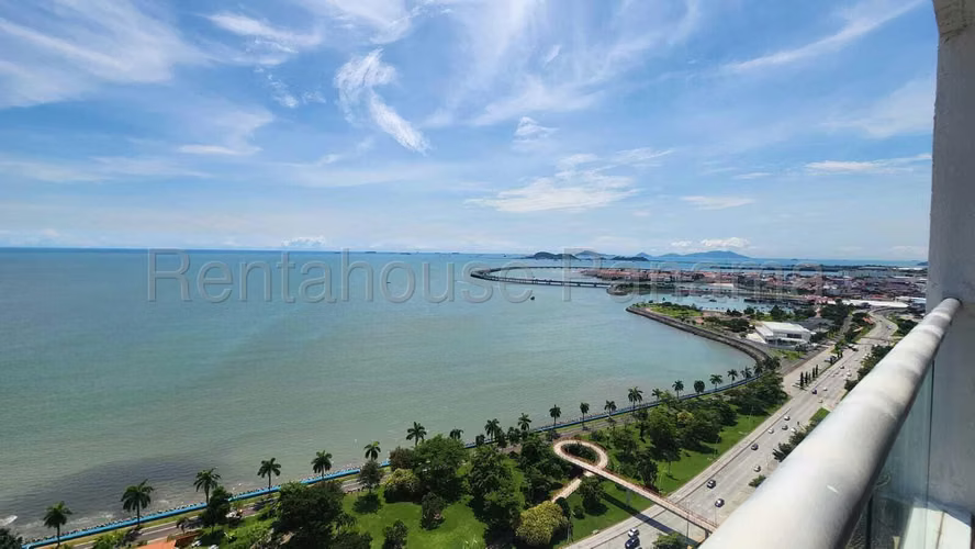 Apartamento Amoblado De Lujo Piso Alto Vista Al Mar y Casco Antiguo | 176 m² | Rivage - Imagen 9