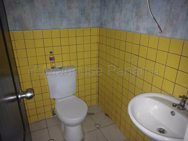 ALQUILER DE LOCAL COMERCIAL EN BRISAS DEL GOLF - Imagen 4