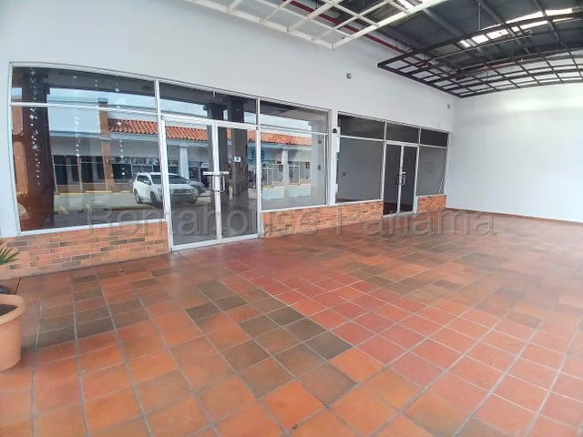ALQUILER DE LOCAL COMERCIAL EN BRISAS DEL GOLF - Imagen 1