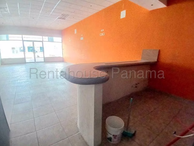 ALQUILER DE LOCAL COMERCIAL EN BRISAS DEL GOLF - Imagen 12