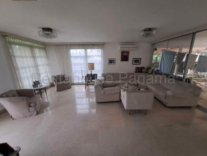 Vendo Casa en Altos del Golf LC25-9847