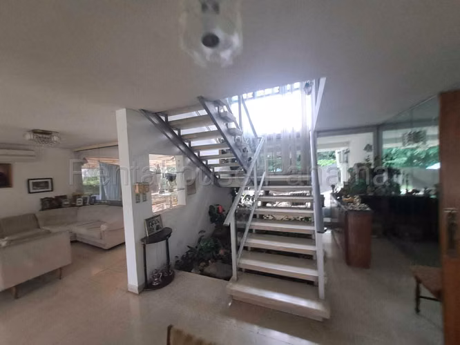 Vendo Casa en Altos del Golf LC25-9847