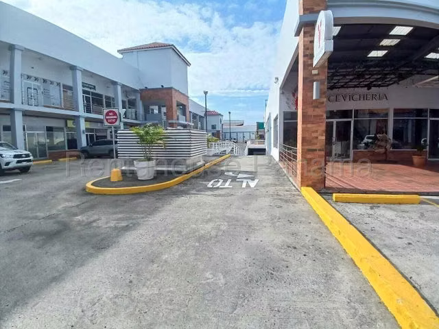 ALQUILER DE LOCAL COMERCIAL EN BRISAS DEL GOLF - Imagen 15