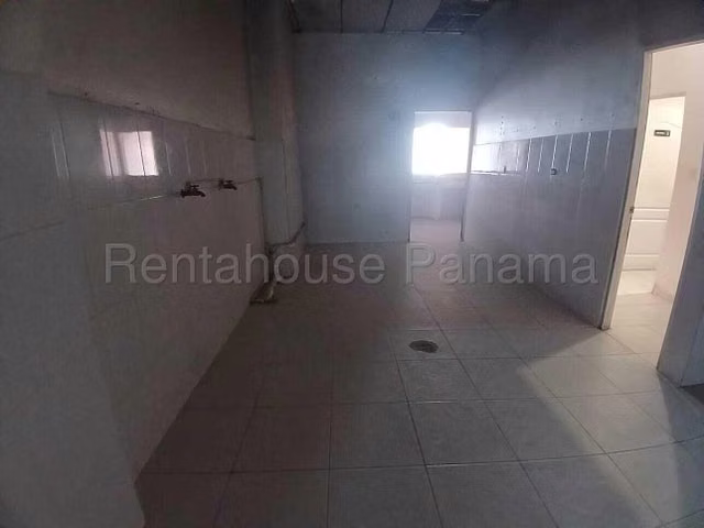 ALQUILER DE LOCAL COMERCIAL EN BRISAS DEL GOLF - Imagen 10