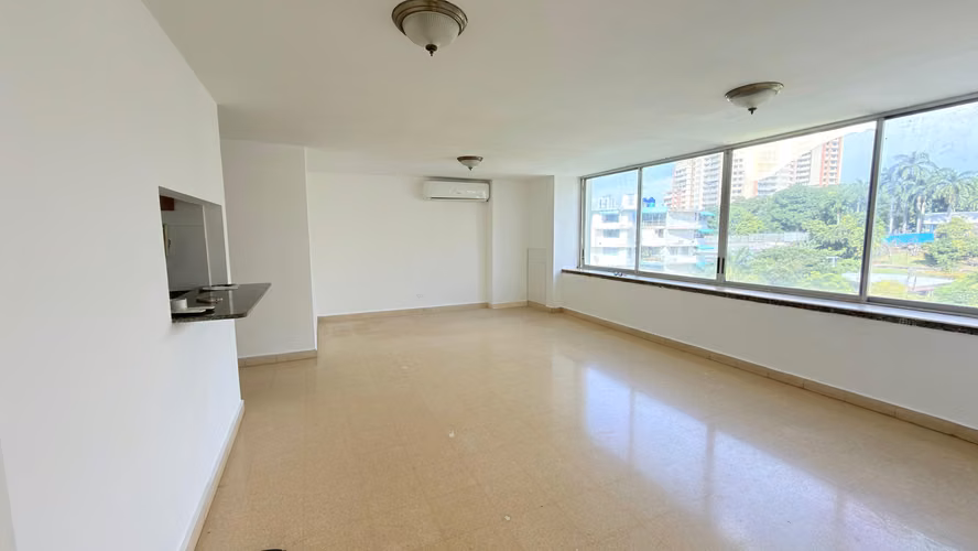 Apartamento en alquiler - via argentina - Imagen 2