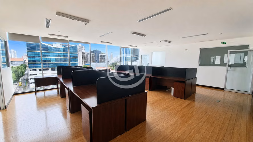 Venta Oficina Amoblada Office One Obarrio a pasos de Calle 50
